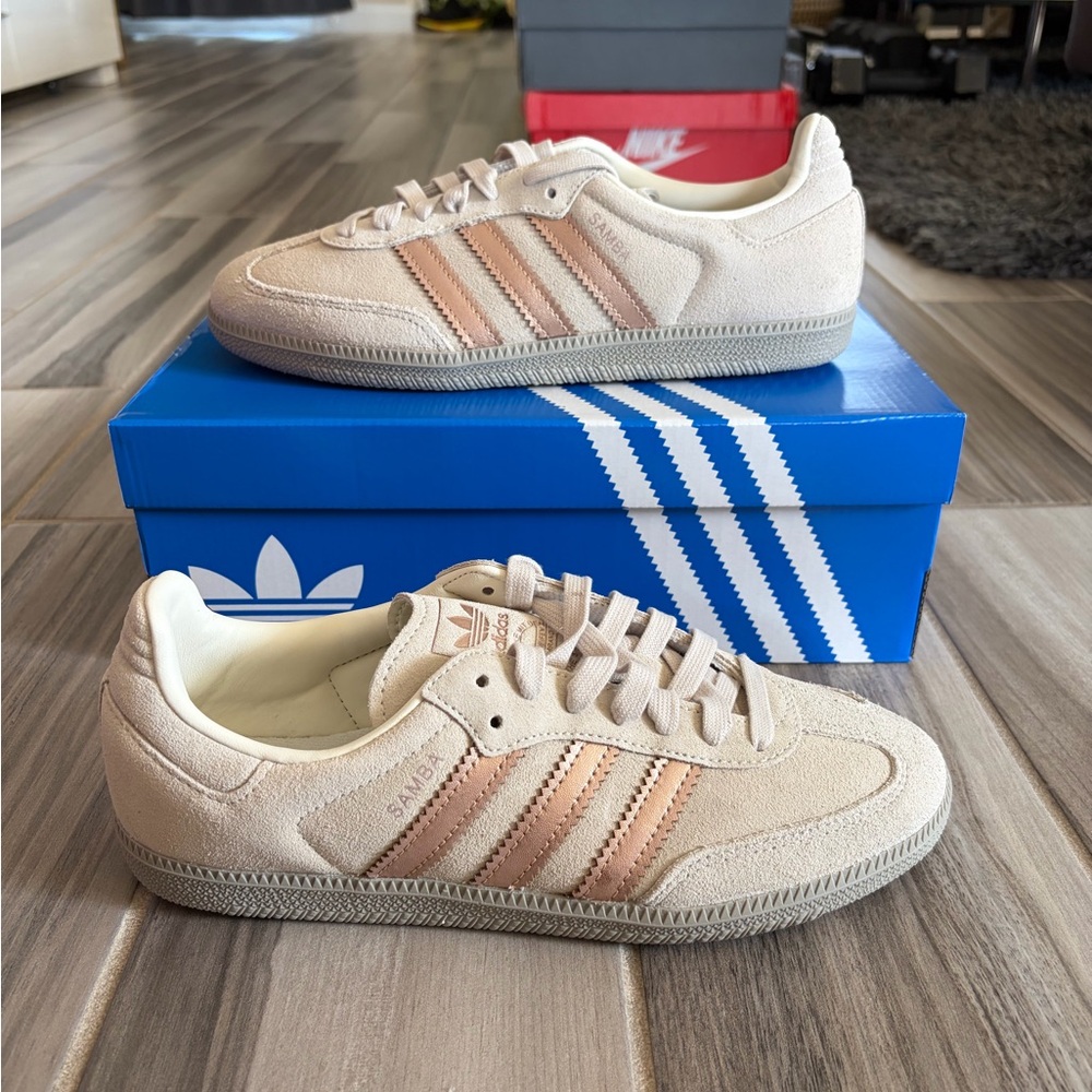 Women’s Adidas Samba OG LE Shoes - Off White Copper Metallic JQ2106 - Picture 2 of 7